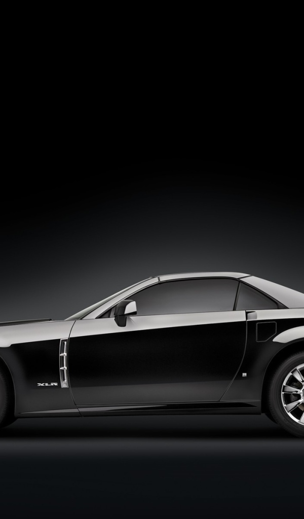 Красивая черная иномарка