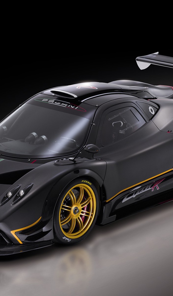 Черный спортивный авто