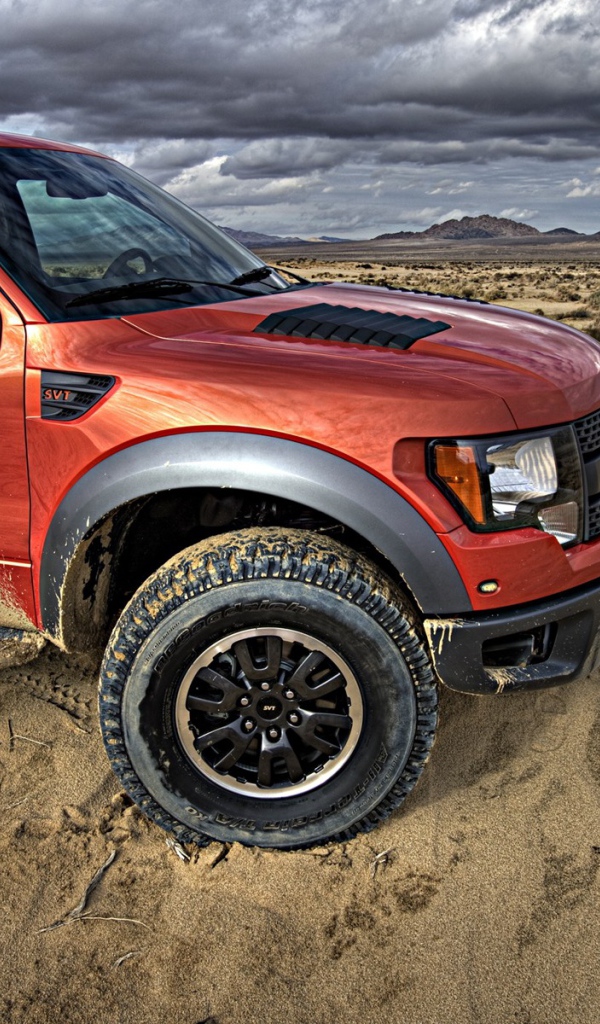 Большой внедорожник