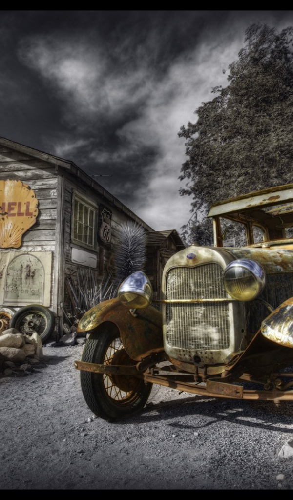 Старинный автомобиль