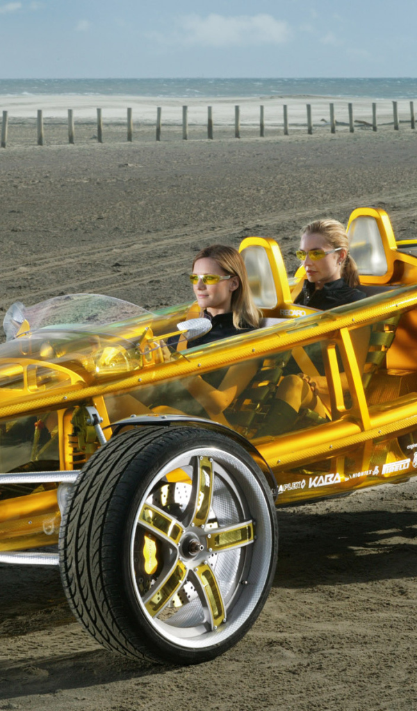 Красивый авто, красивые ножки