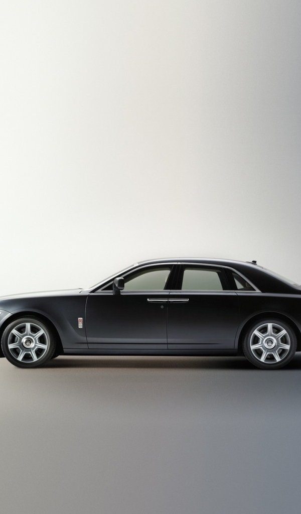 Автомобиль Rolls-Royce