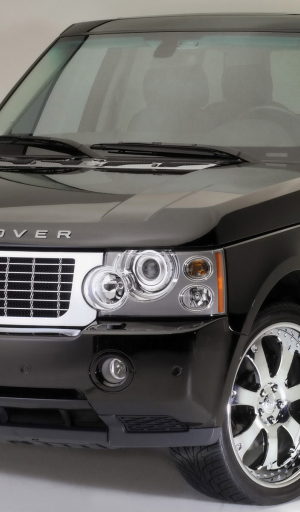 Черный внедорожник