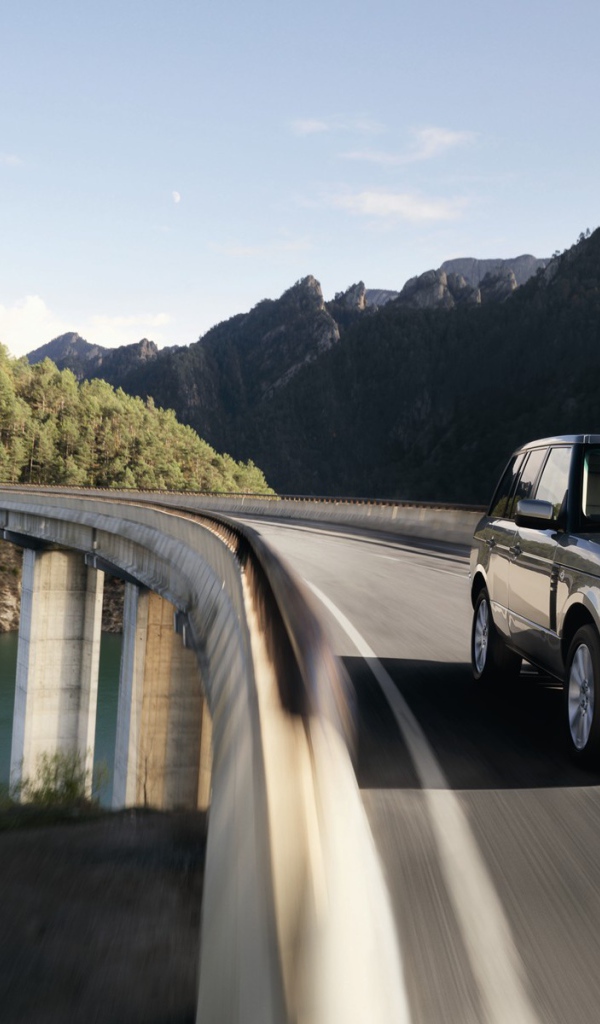 Rover на мосту