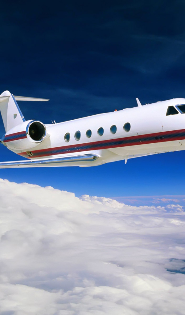 Небольшой гражданский самолет