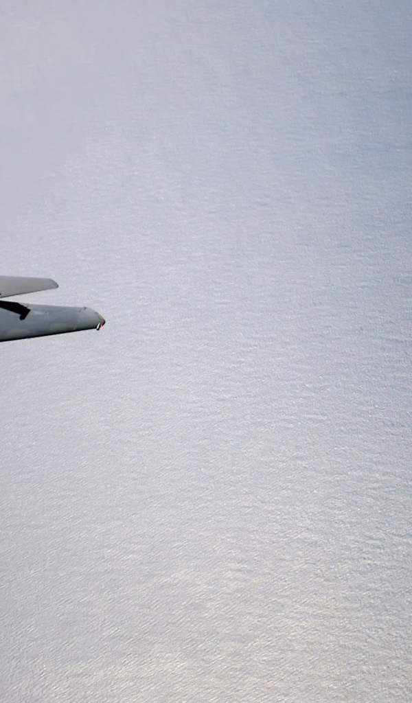 Военная авиация / истребители над океаном