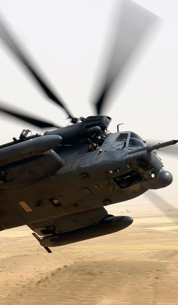 Военная авиация / Вертолет над пустыней