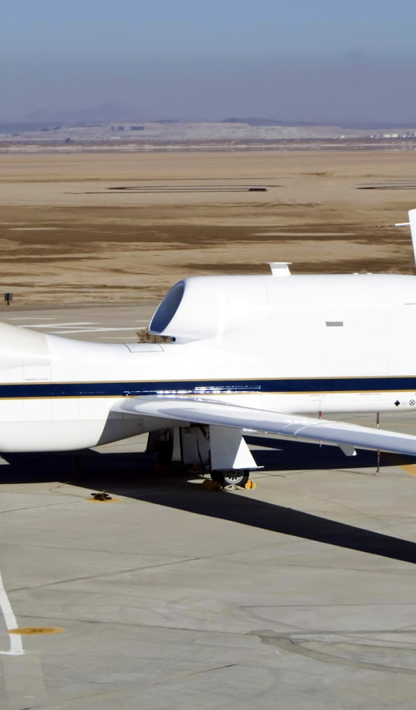 Военная авиация / Беспилотный самолет НАСА