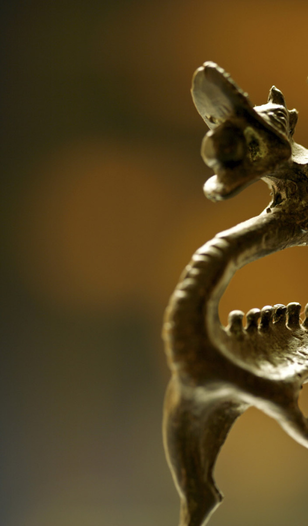 Фигурка дракона