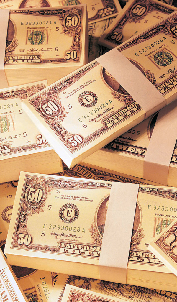 Толстые пачки денег