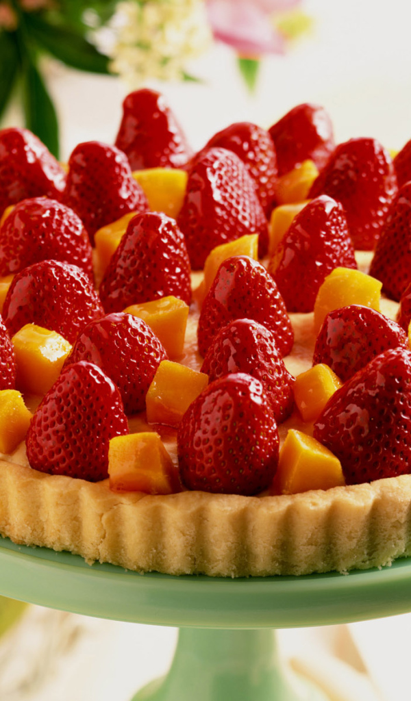 Вкусный пирог с клубникой