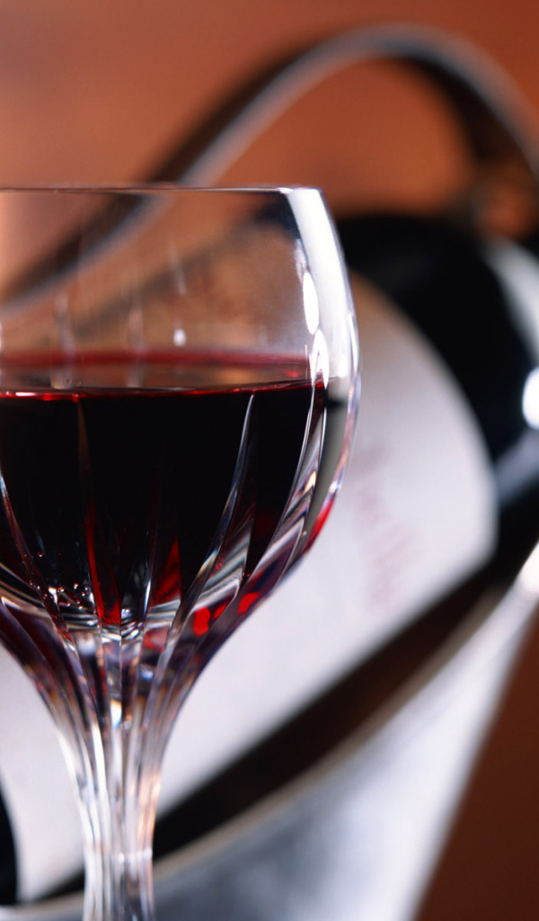 Бокал красного вина