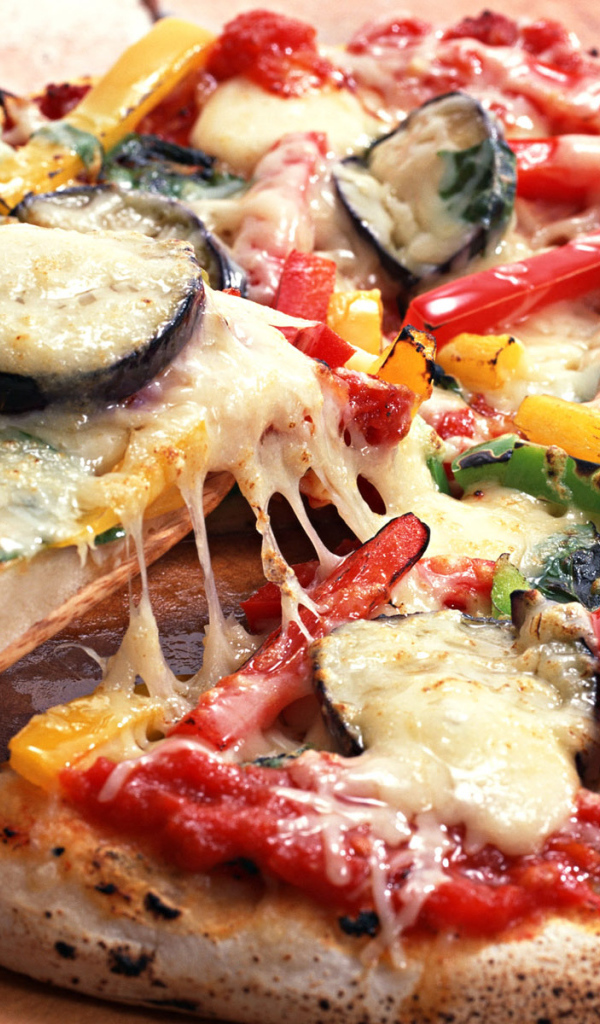 Горячая пицца с сыром