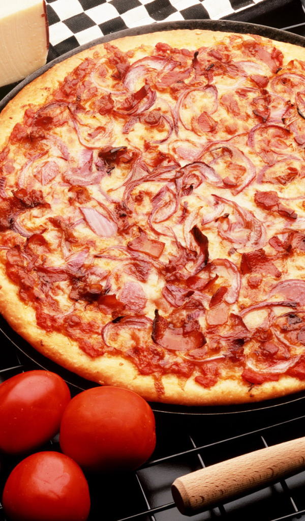 Пицца с томатом