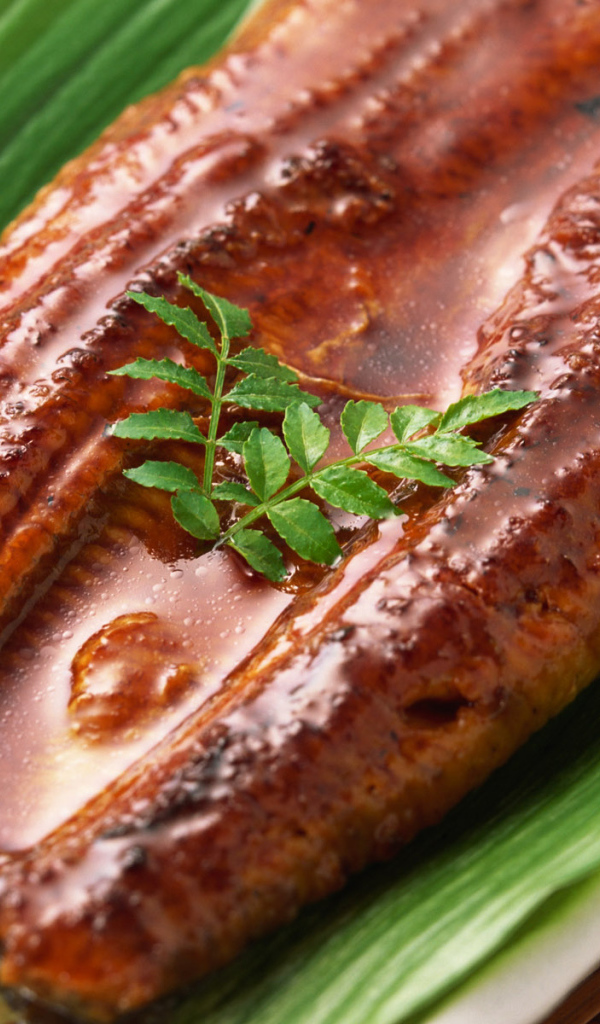 Рыба на пальмовом листе