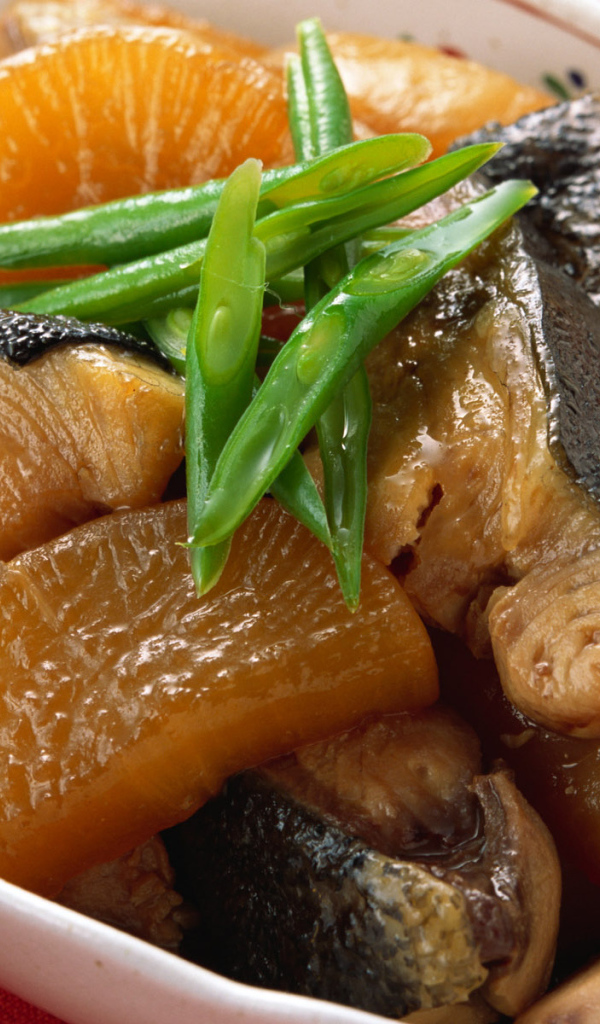 Рыбка с картошкой и фасолью