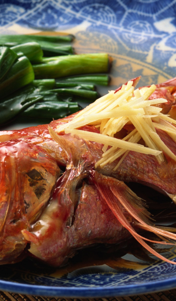 Жареная рыба с зеленью