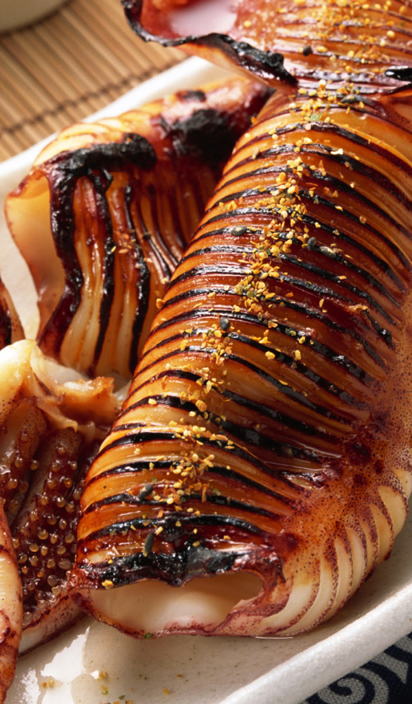 Осьминог приготовленный полностью