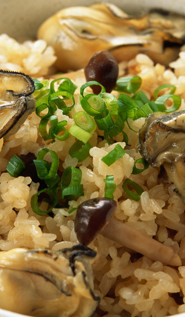 Морепродукты с рисом и грибами