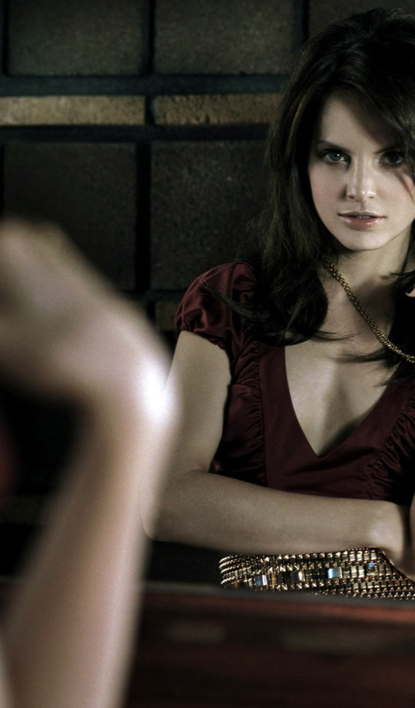 Привлекательная девушка