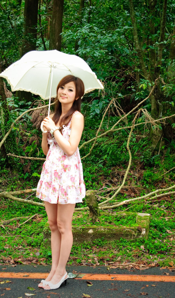 Девушка в лесу