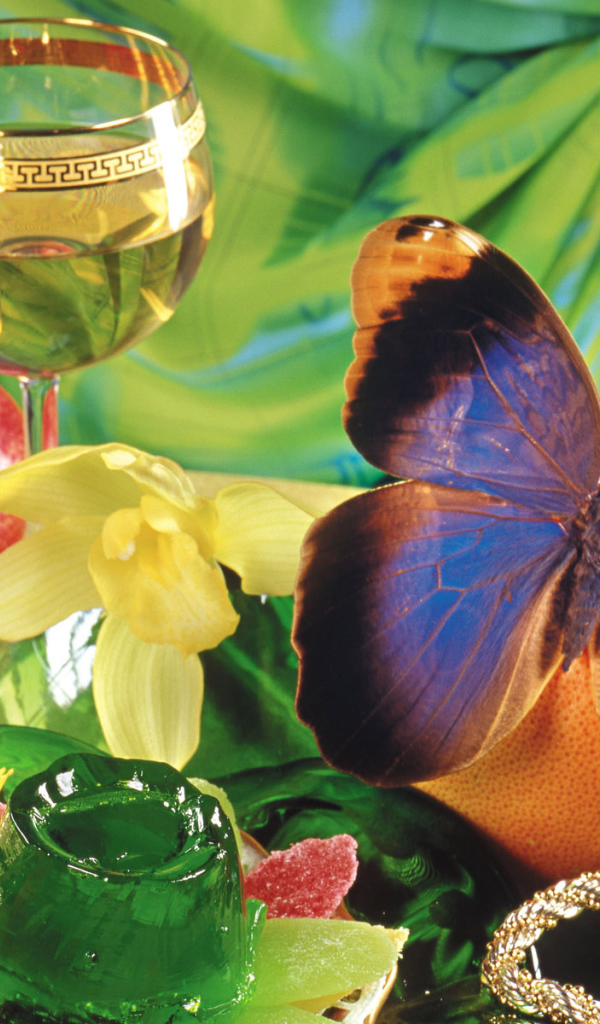 Отметить праздник 8 марта