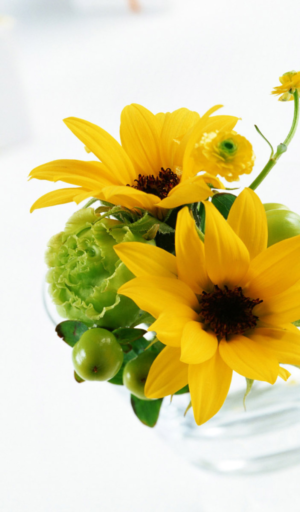 Желтые цветы на 8 марта