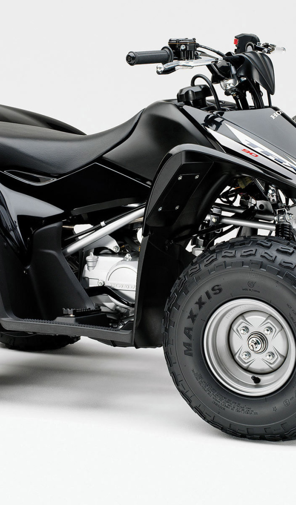 Черный Honda квадроцикл