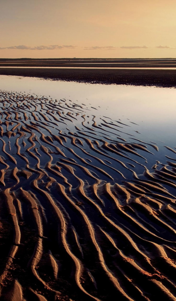 Волнистый берег