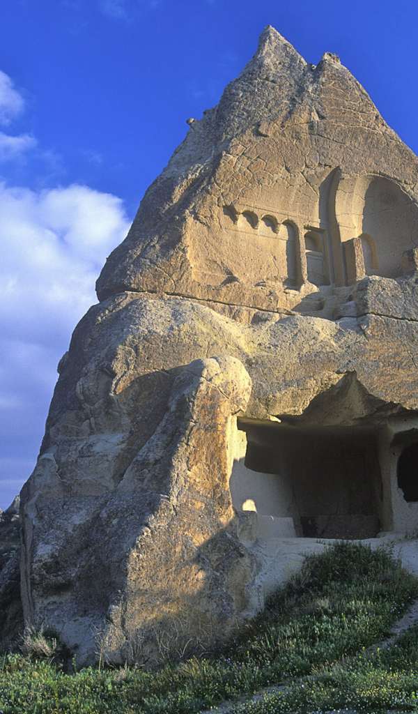 Дом в скале