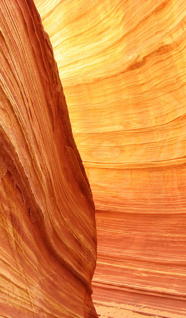 Красная горная порода