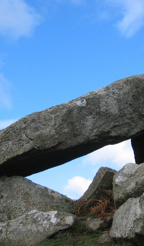 Плоский камень