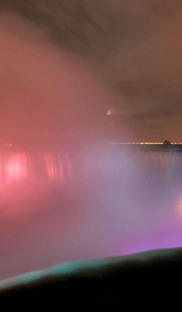 Водопад на закате