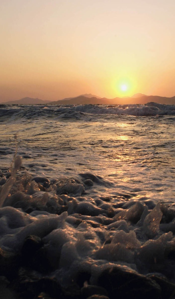 Пенистые волны