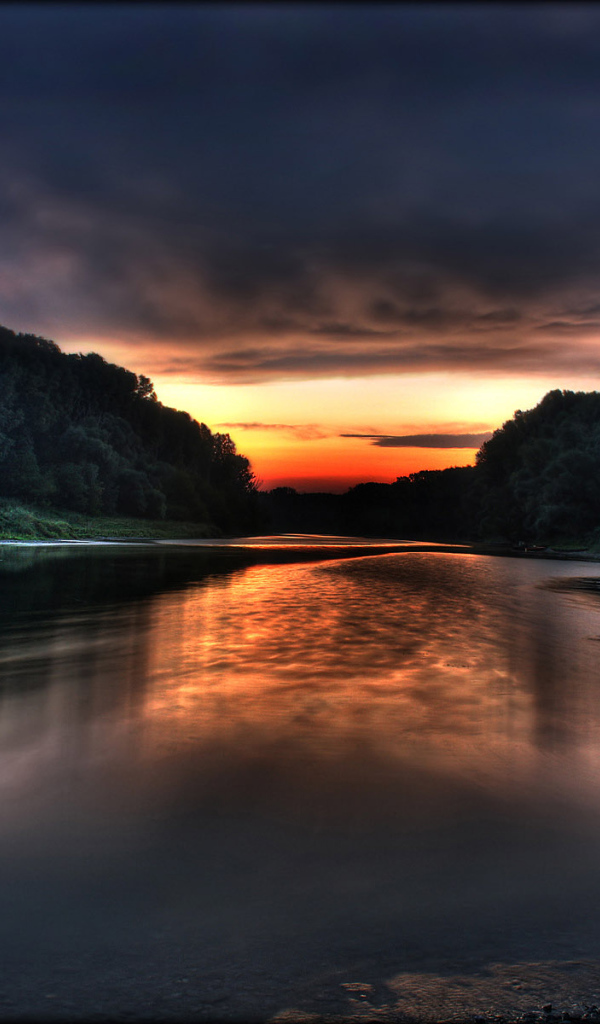 Река на закате HDR