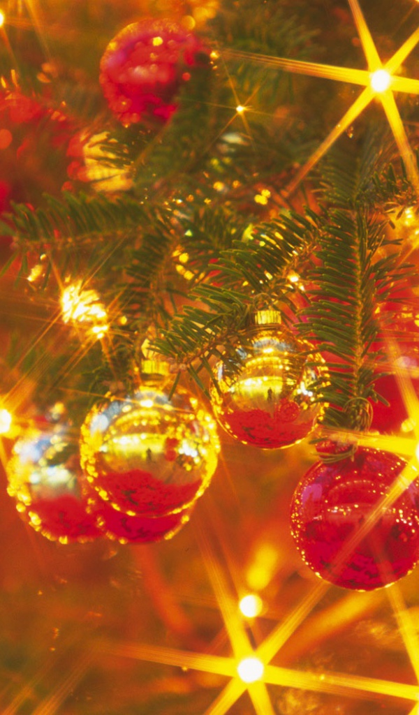 Шарики на елке