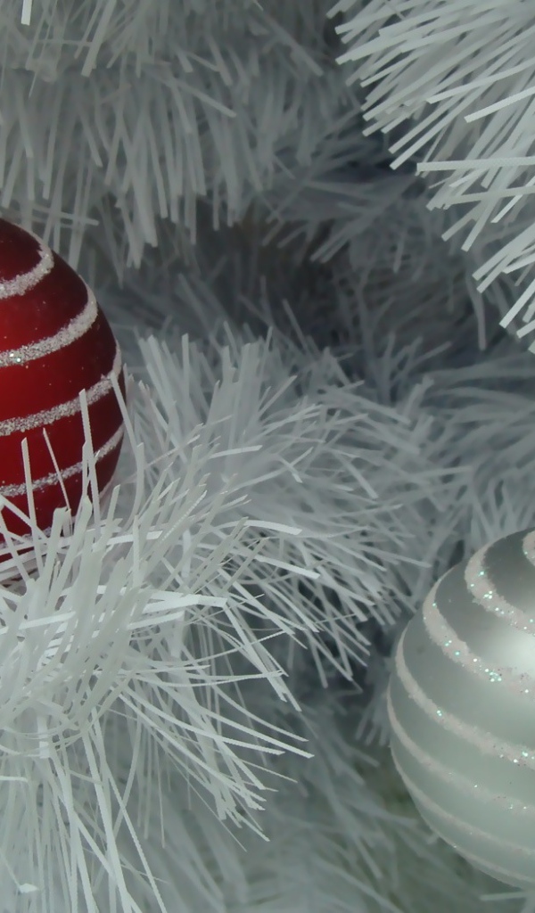 Белые иголки