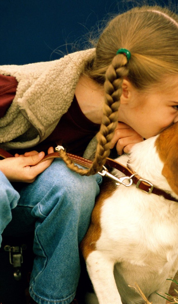 Девочка с собакой