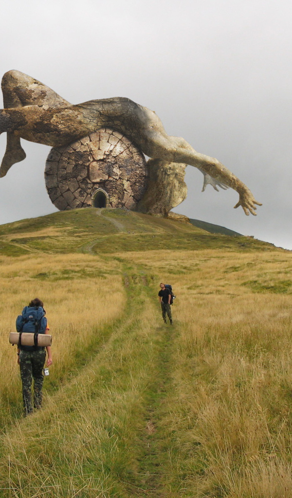 Памятник падшему богу