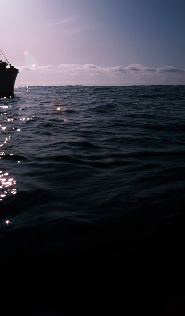 Глубокое синее море