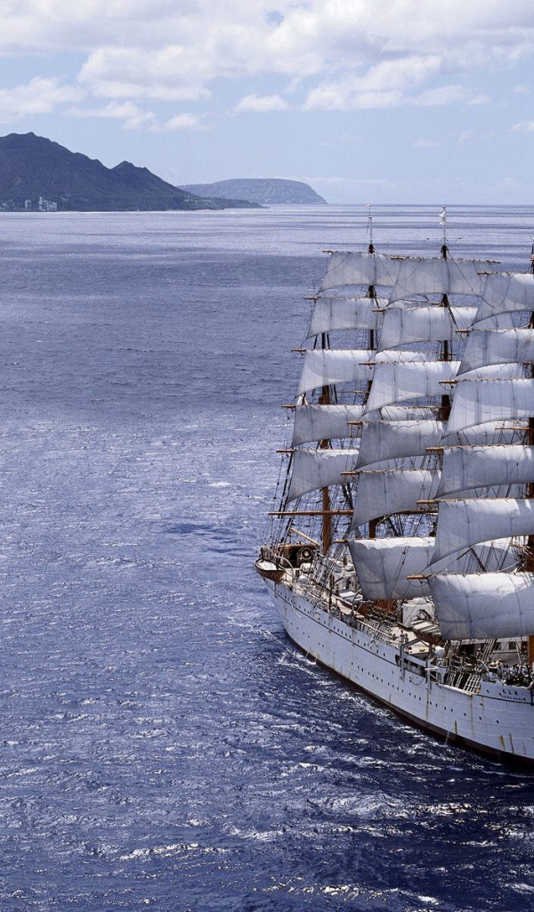 Великолепное парусное судно