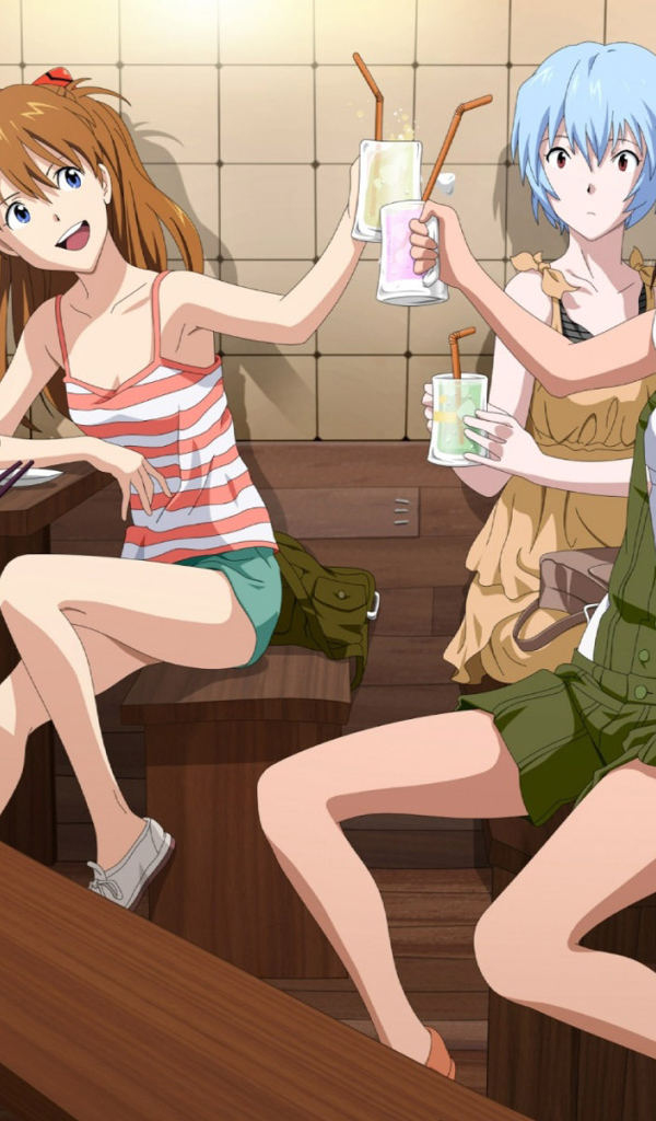 Подруги в кафе