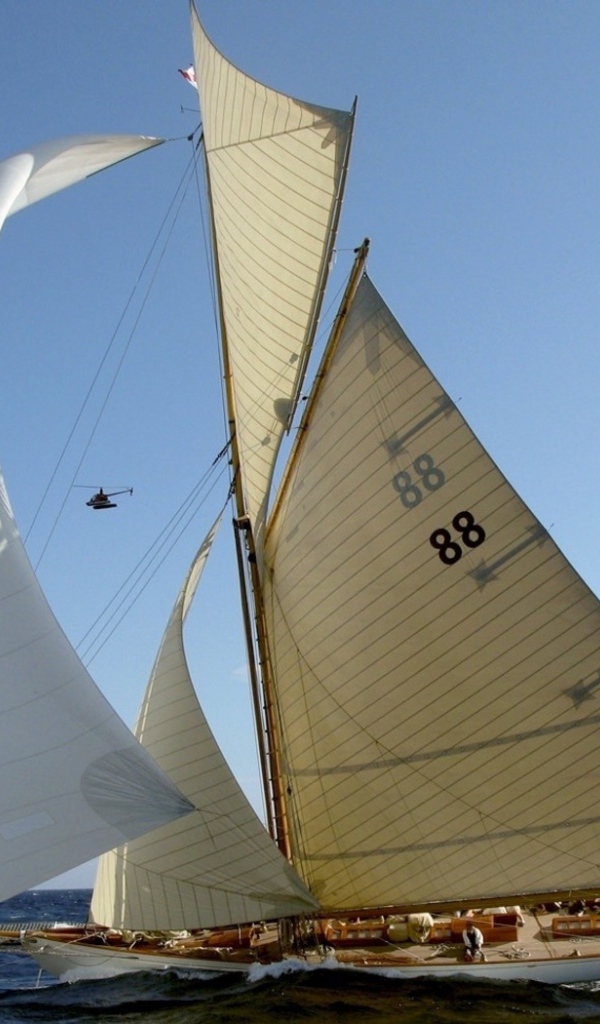 Гонка на яхте