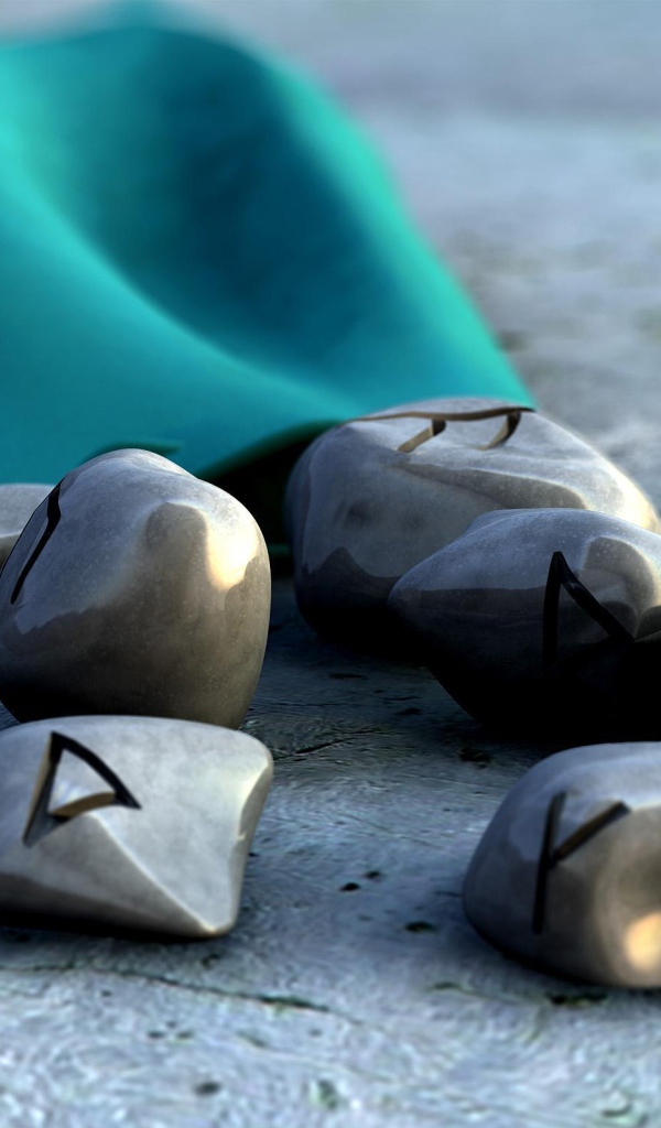 Камни со знаками