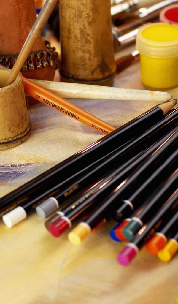 Стол художника