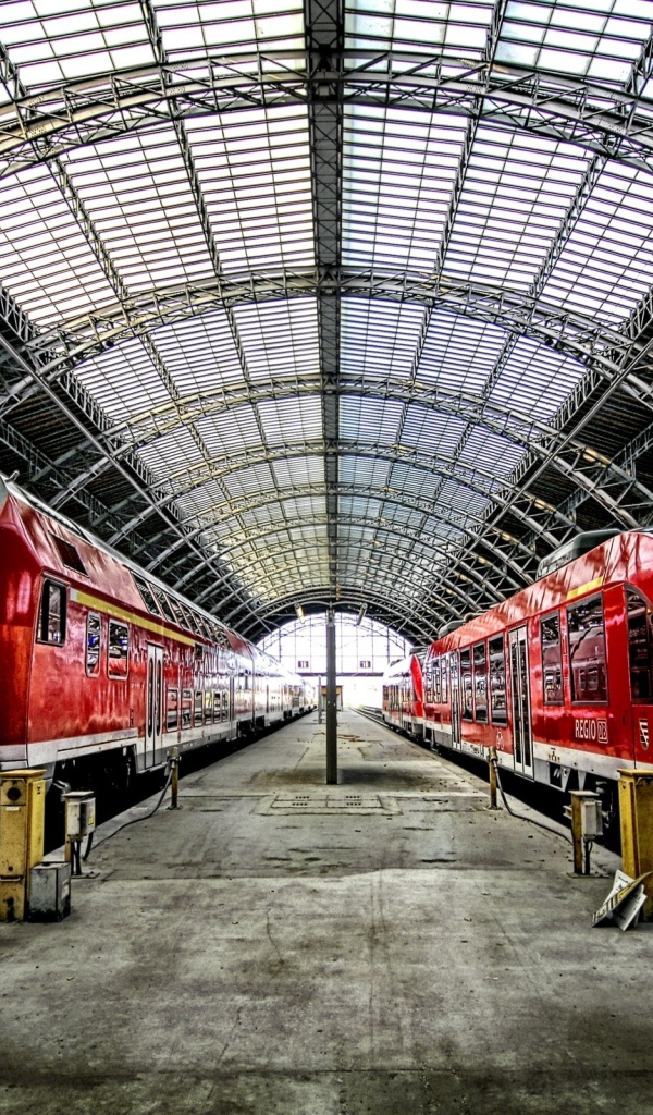 Поезда на станции