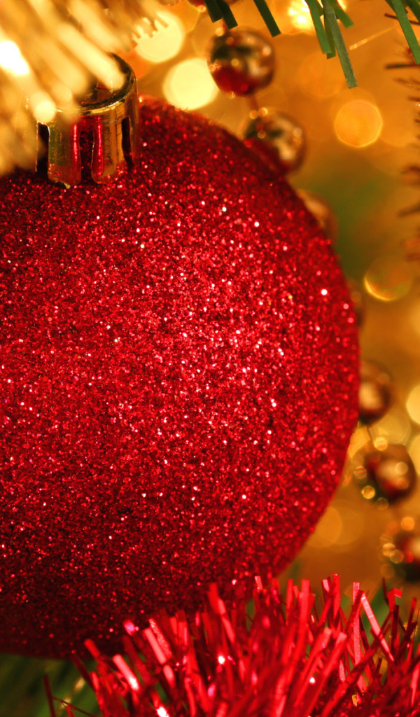 Украшение елки на Новый 2011 Год