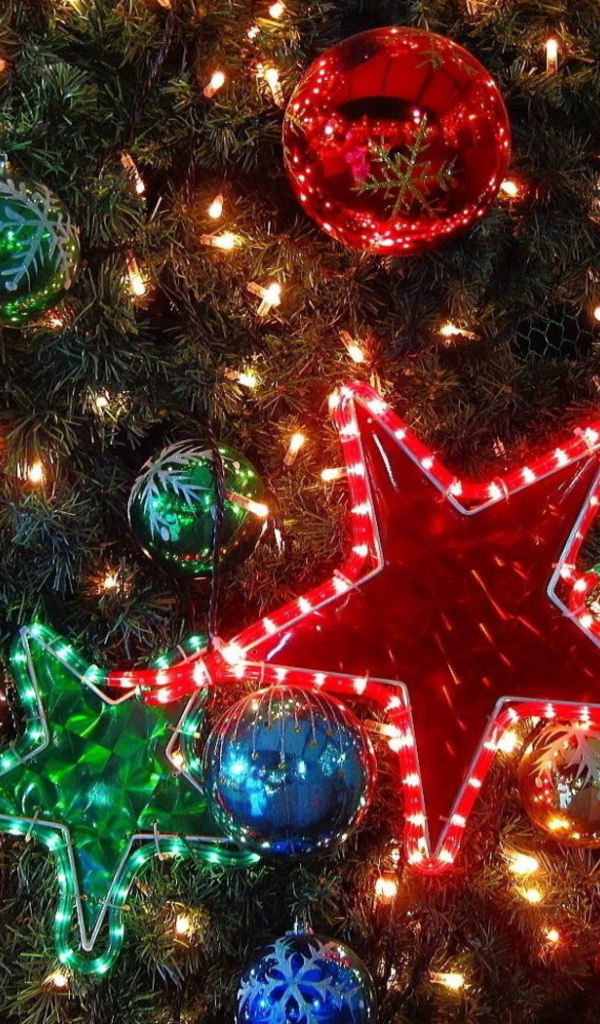 Гирлянда на елке