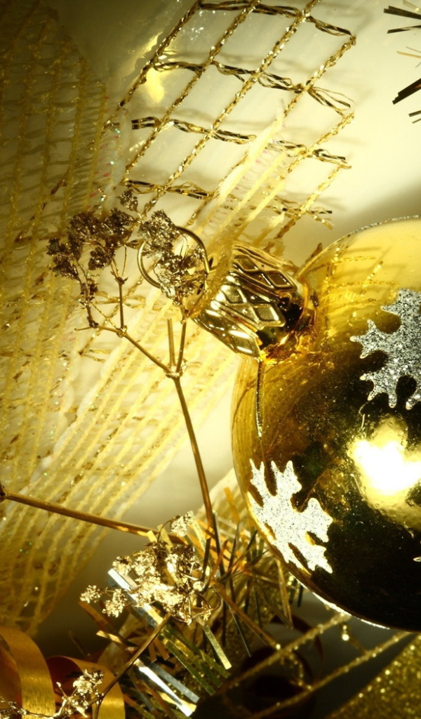 Золотой шарик