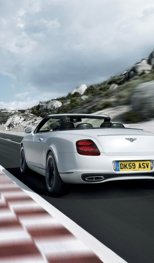 Bentley Continental Supersports Convertible по горной дороге